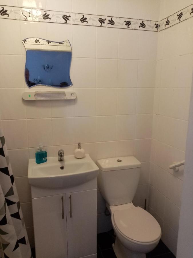 The Guest House Abergavenny Esterno foto