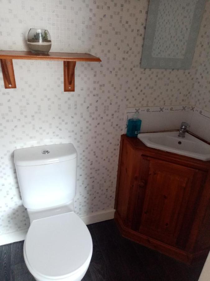 The Guest House Abergavenny Esterno foto
