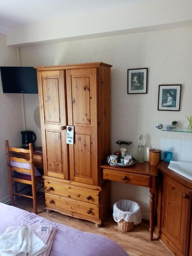 The Guest House Abergavenny Esterno foto