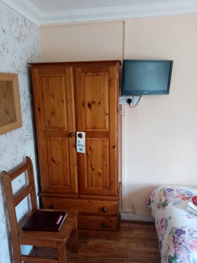 The Guest House Abergavenny Esterno foto