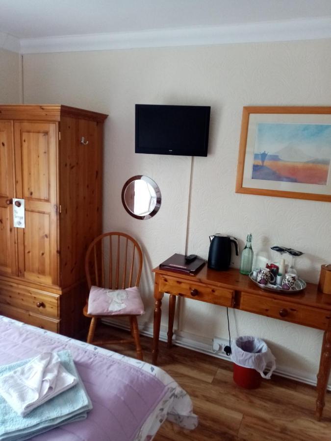 The Guest House Abergavenny Esterno foto